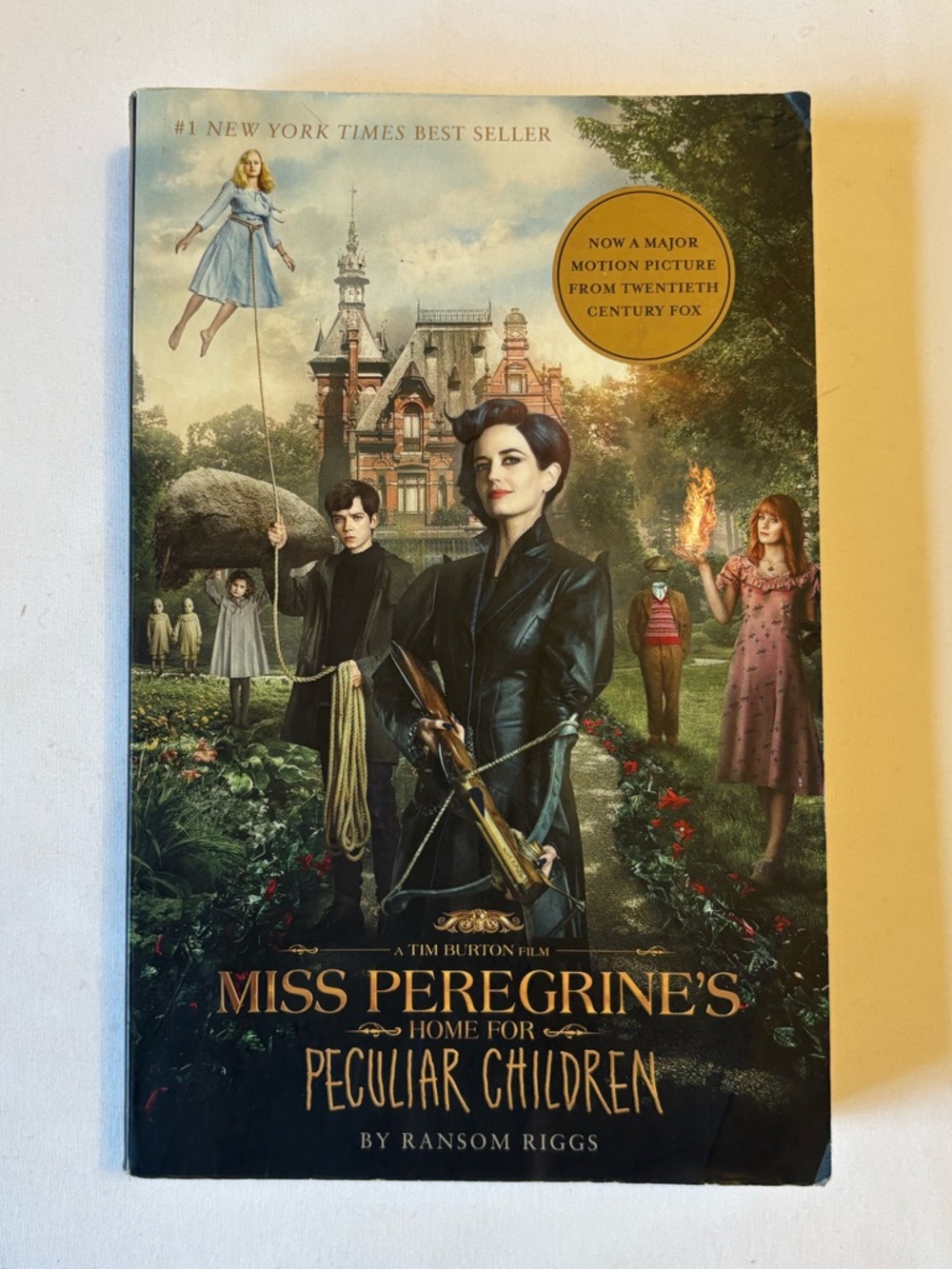 Miss Peregrine's Home for Peculiar Children by Ransom Riggs - Black Cover